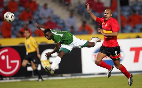 意甲第15轮观赛指南：佛罗伦萨继续力争首胜，罗马科莫强强对决（意甲第15轮看点：佛罗伦萨冲击首胜，罗马与科莫上演焦点对决）