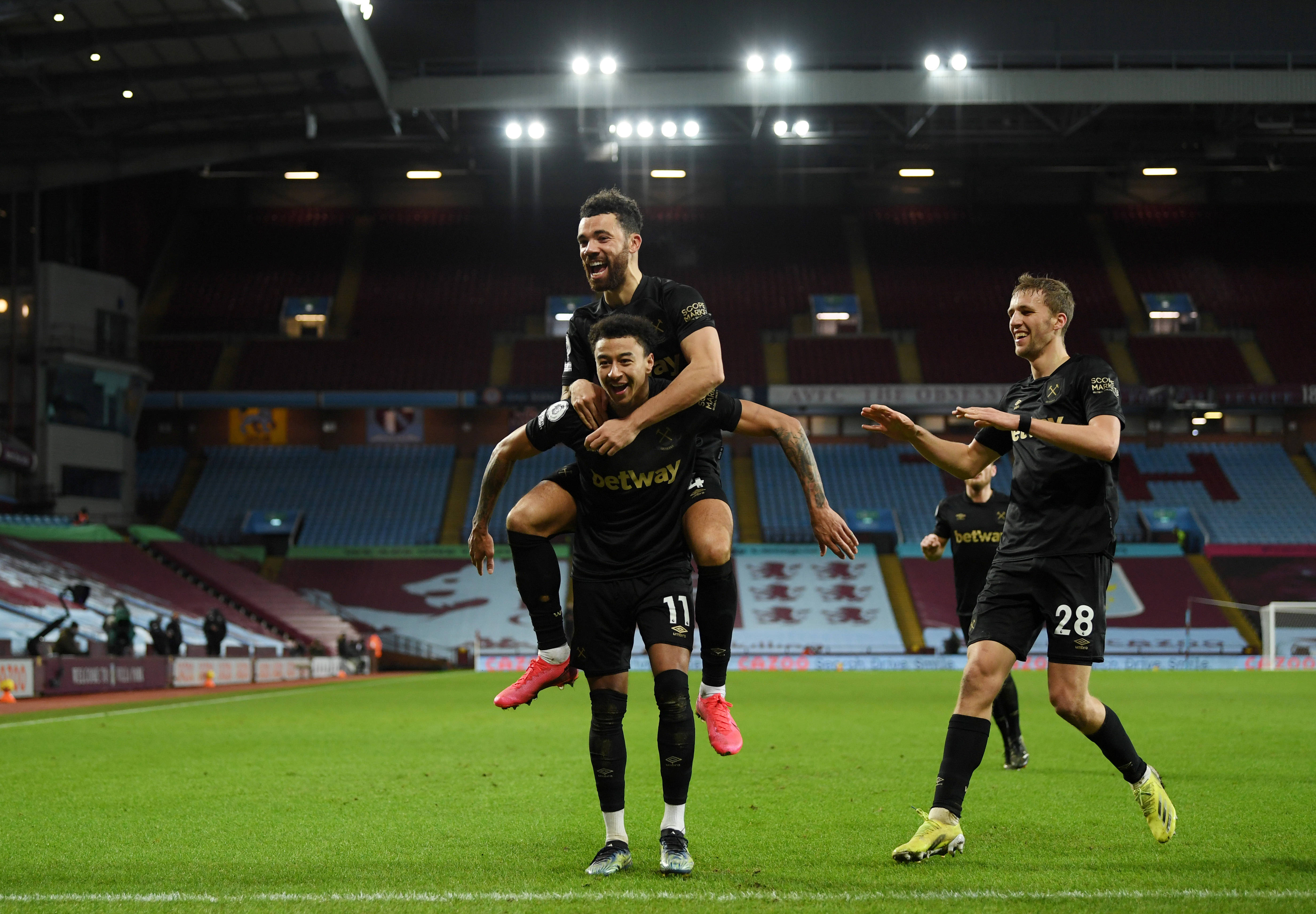 米兰客战拉齐奥首发：拉比奥、里奇出战，莫德里奇替补