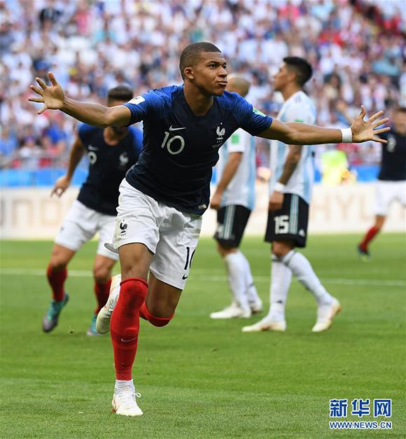 吉文：凯莱赫是欧洲三位最佳门将之一，他始终保持冷静的头脑