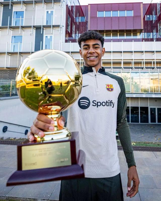 博主：塞尔吉尼奥踢完亚冠将返回巴西，达万已经回巴西治疗（据博主：塞尔吉尼奥亚冠结束后将回巴西，达万已返巴接受治疗）