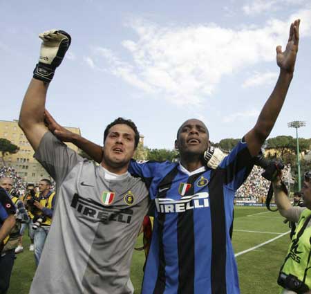 武磊迎34岁生日，个人官博感言：伤痛终将过去，步履始终磊落