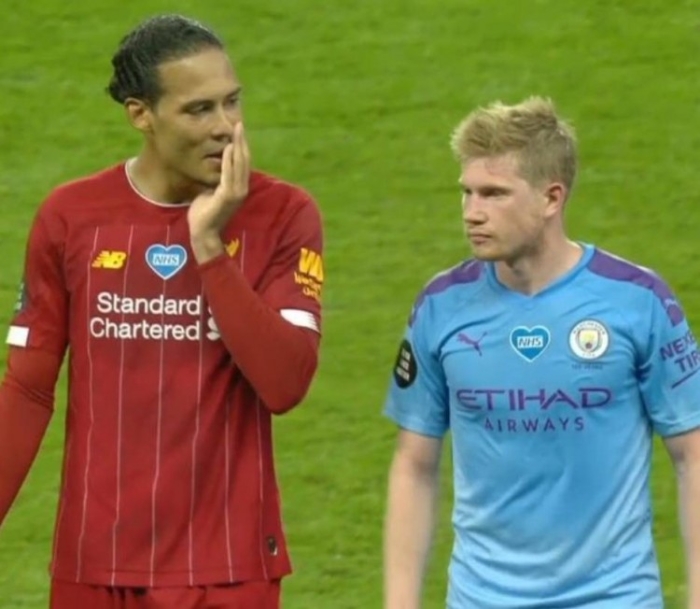 被批把队长袖标扔在地上泄愤，曼德拉戈拉：是队友没接住（被指怒扔队长袖标泄愤，曼德拉戈拉澄清：是传给队友，没接到才落地）