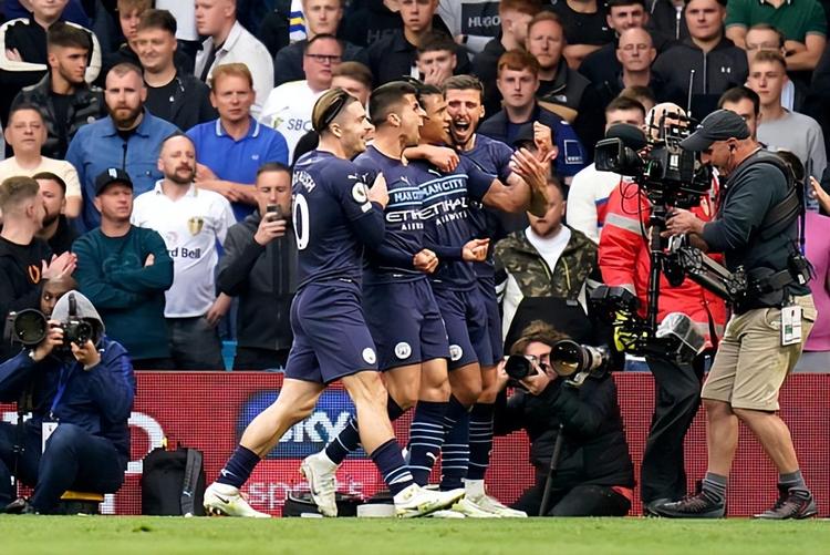 中超第29轮观众人数：成都蓉城主场41242人居首，场均26369人（中超第29轮上座统计：成都蓉城主场41242人领跑，场均26369人）