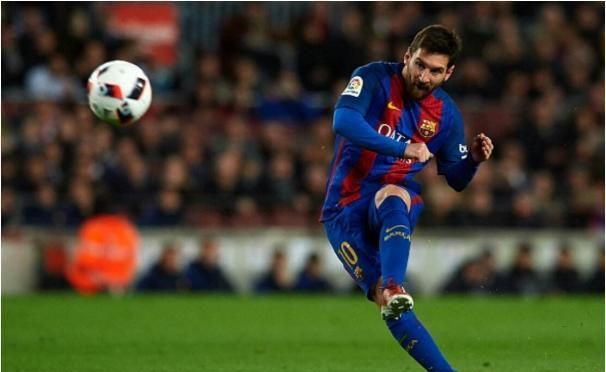 TA：范德芬的速度和力量令人难以置信；西蒙斯表现堪称完美