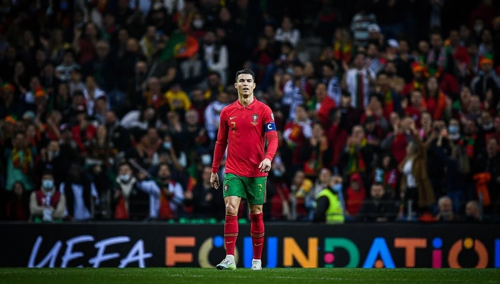 慕尼黑1860主席回应拜仁球迷横幅：这完全不尊重人，越界了