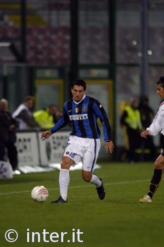 德布劳内：还没和球队谈续约 先让自己变的更强（德布劳内：尚未与球队谈续约，先专注提升自己）