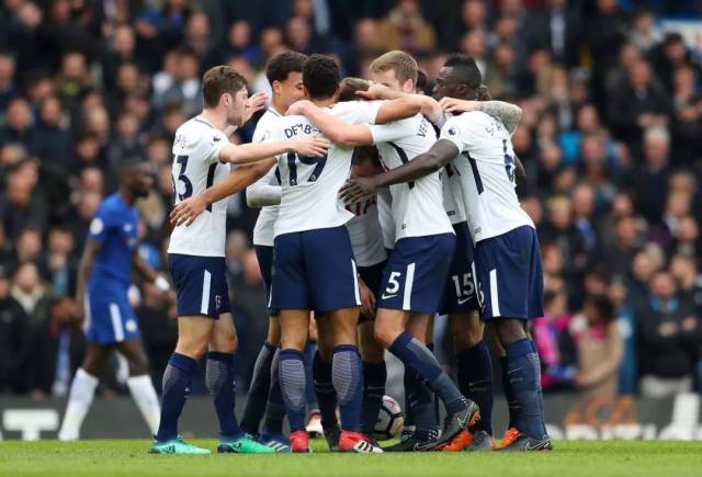 拜仁官方：阿芳和伊藤洋辉参加部分合练，穆西亚拉单独训练